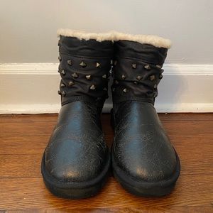 Kookaburra short distressed leather boot